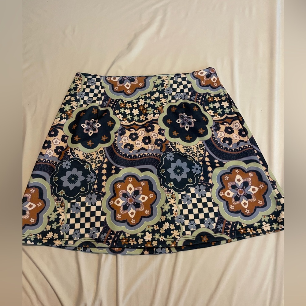 CUTE SKIRT